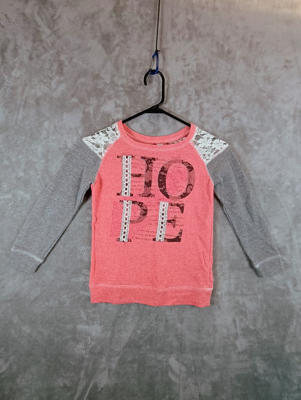 Beautees Girls Graphic Shirt In Coral and Gray Lace Shoulders "HOPE" Size Small